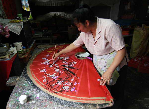Fan painting fuli village Yangshuo recommended by Yangshuo Village Inn